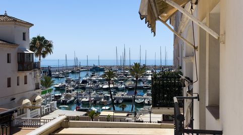 Foto 2 von Wohnungen zum Verkauf in Puerto de la Duquesa, Manilva