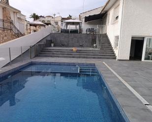 Piscina de Casa o xalet en venda en Torrevieja amb Aire condicionat, Calefacció i Jardí privat