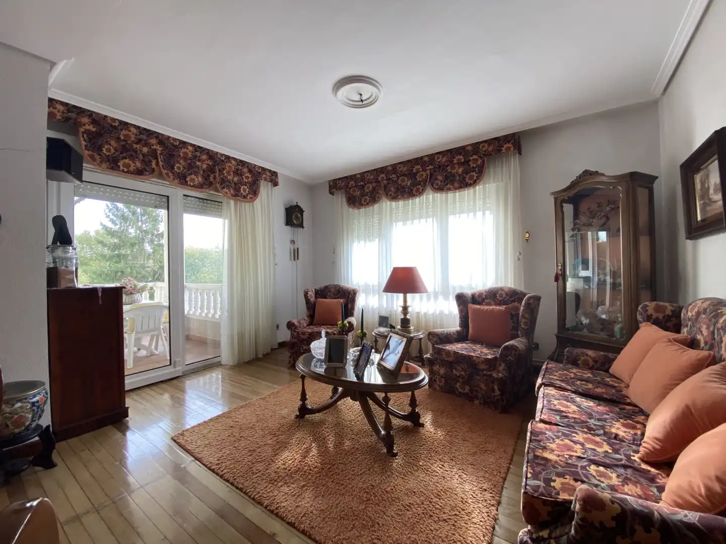 Living room of Detached homes for sale in Torrelavega   with Heating, Private garden and Parquet flooring