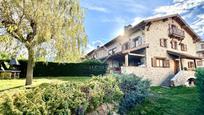 Vista exterior de Casa o xalet en venda en Bellver de Cerdanya amb Jardí privat, Traster i Moblat