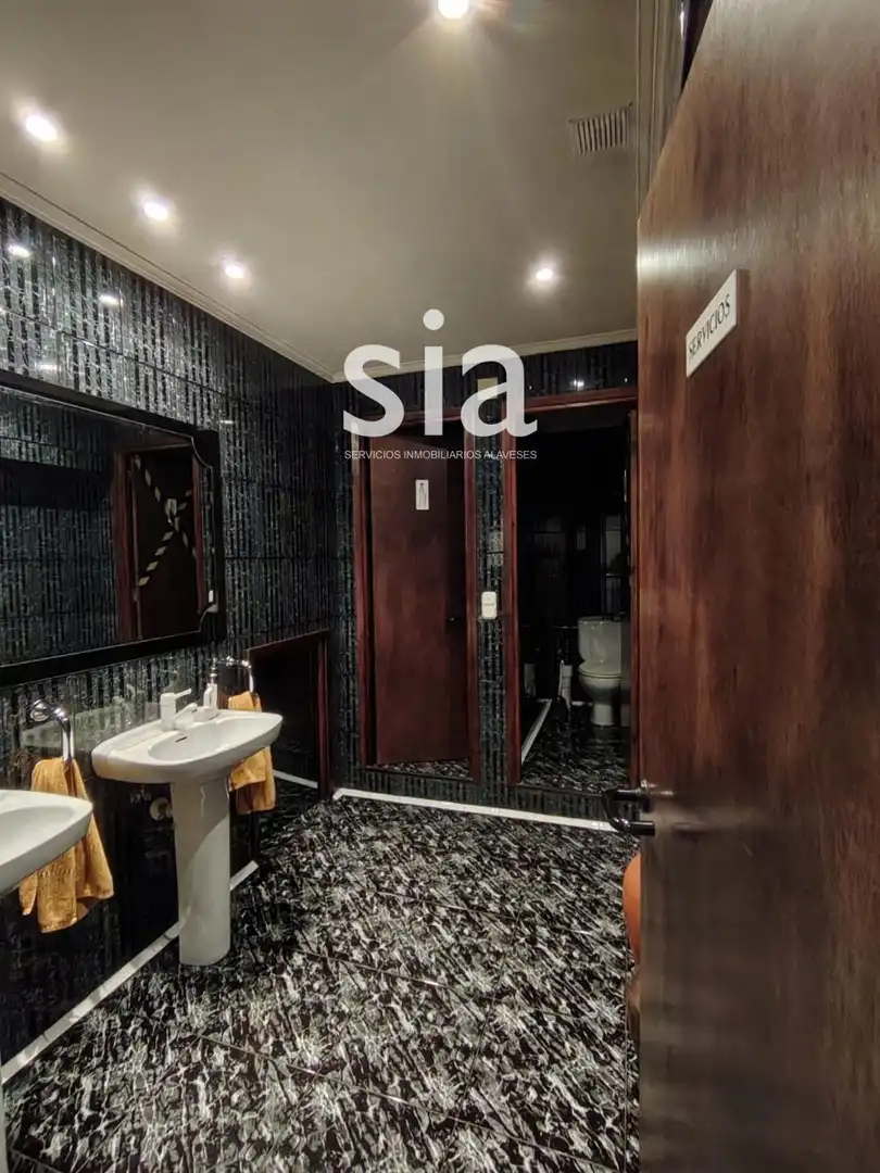 Bathroom of Commercial properties for sale in Vitoria - Gasteiz  with Furnished