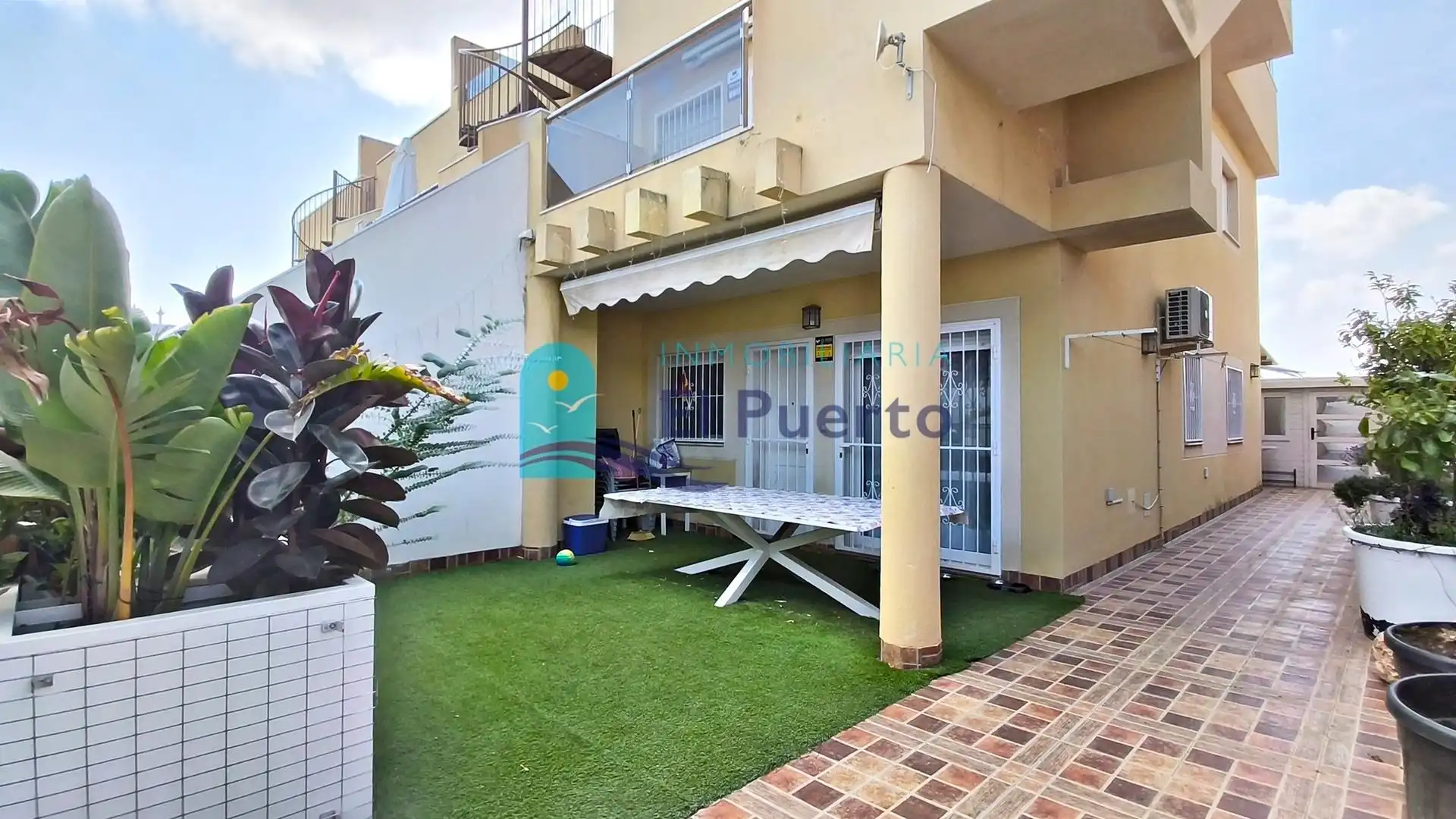 Vista exterior de Piso en venta en Mazarrón con Aire acondicionado, Calefacción y Jardín privado