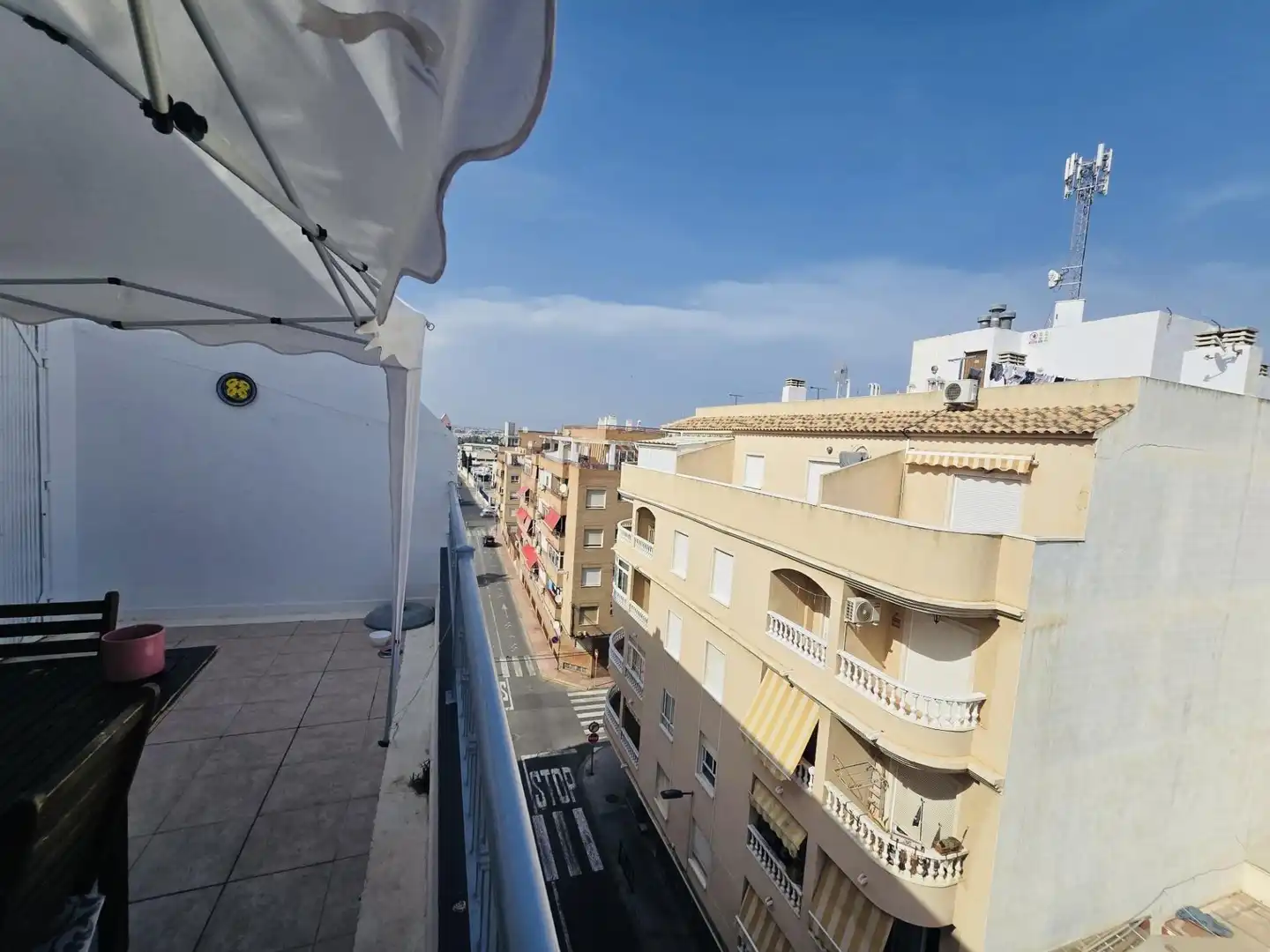 Außenansicht von Wohnung zum Verkauf in Torrevieja mit Klimaanlage, Heizung und Privatgarten