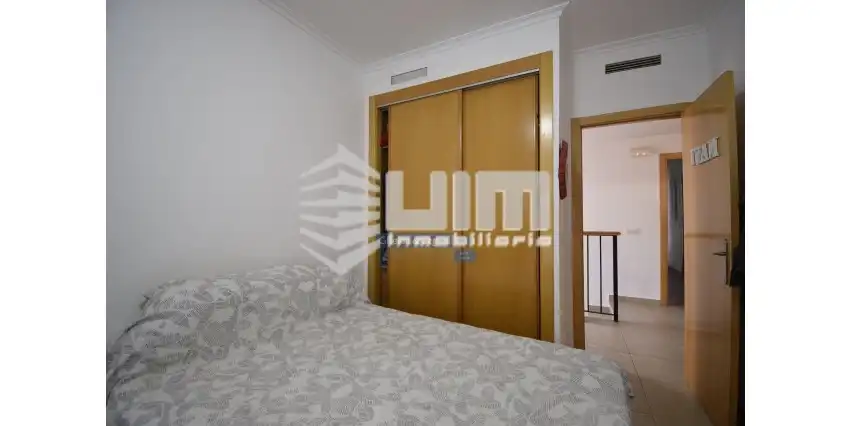 Habitación de Casa adosada en venta en Algímia de Alfara con Aire acondicionado, Trastero y Balcón