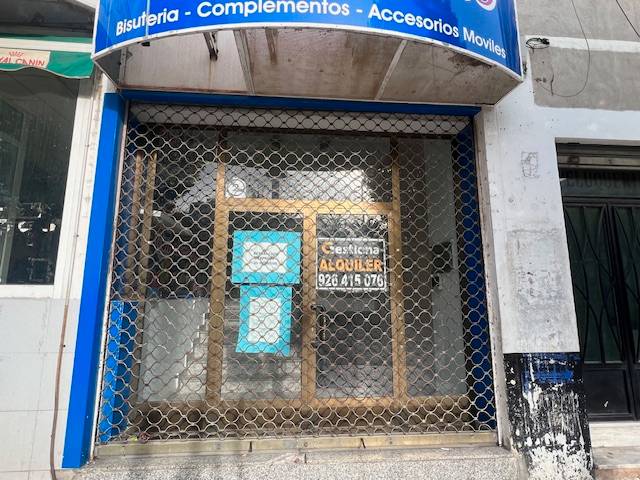Local comercial en Alquiler en Avenida Primero de Mayo, 1 en Centro