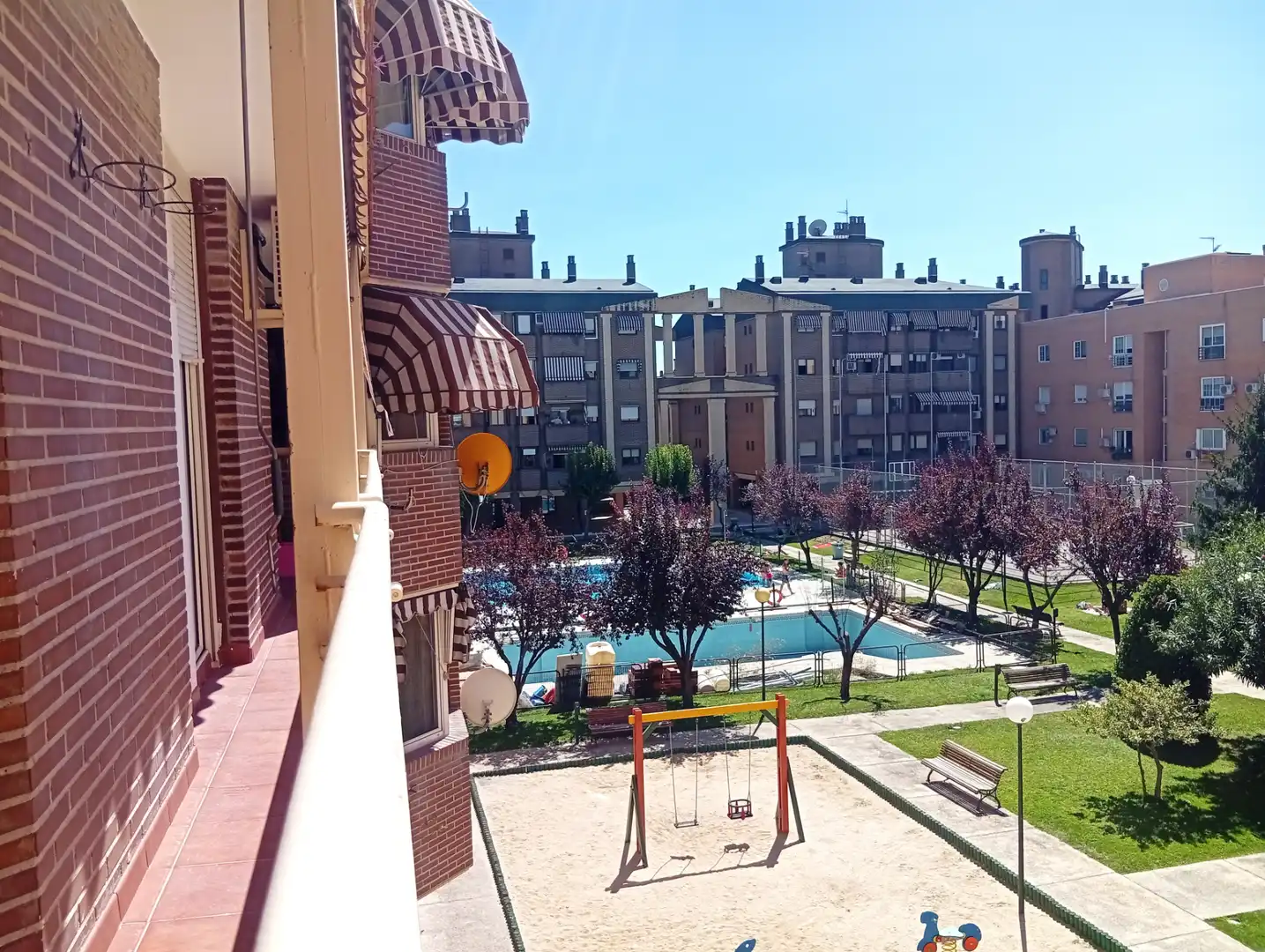 Vista exterior de Piso en venta en Leganés con Aire acondicionado, Calefacción y Jardín privado