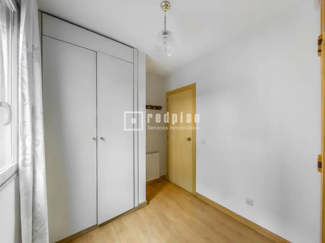 Bedroom of Flat for sale in Madrid  with Air Conditioner and Heating