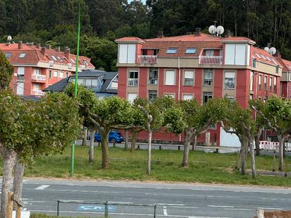 Vista exterior de Pis en venda en Miño amb Moblat, Forn i Rentadora