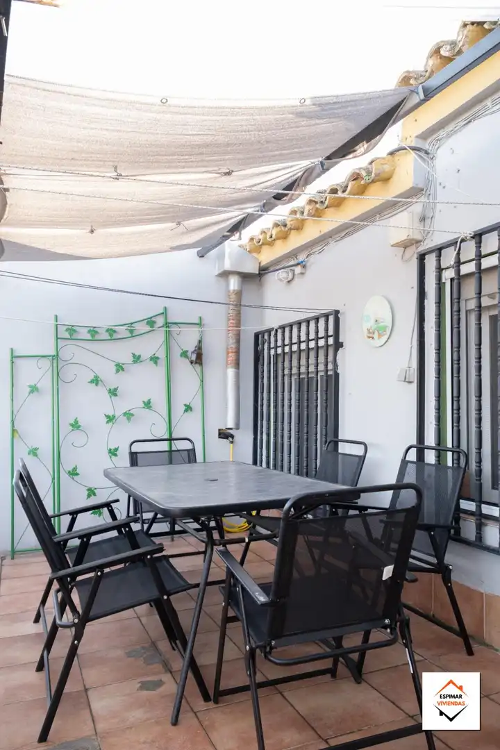 Terrasse von Einfamilien-Reihenhaus zum Verkauf in Utebo mit Terrasse