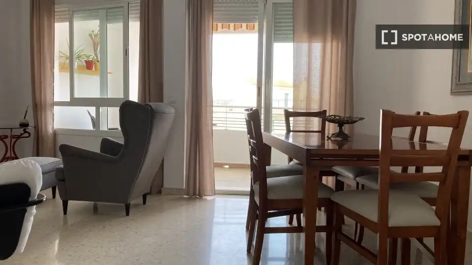 Menjador de Apartament per a compartir en Almuñécar amb Aire condicionat, Calefacció i Terrassa