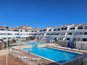 Dúplex con piscina en venta en Calle Minerva 16