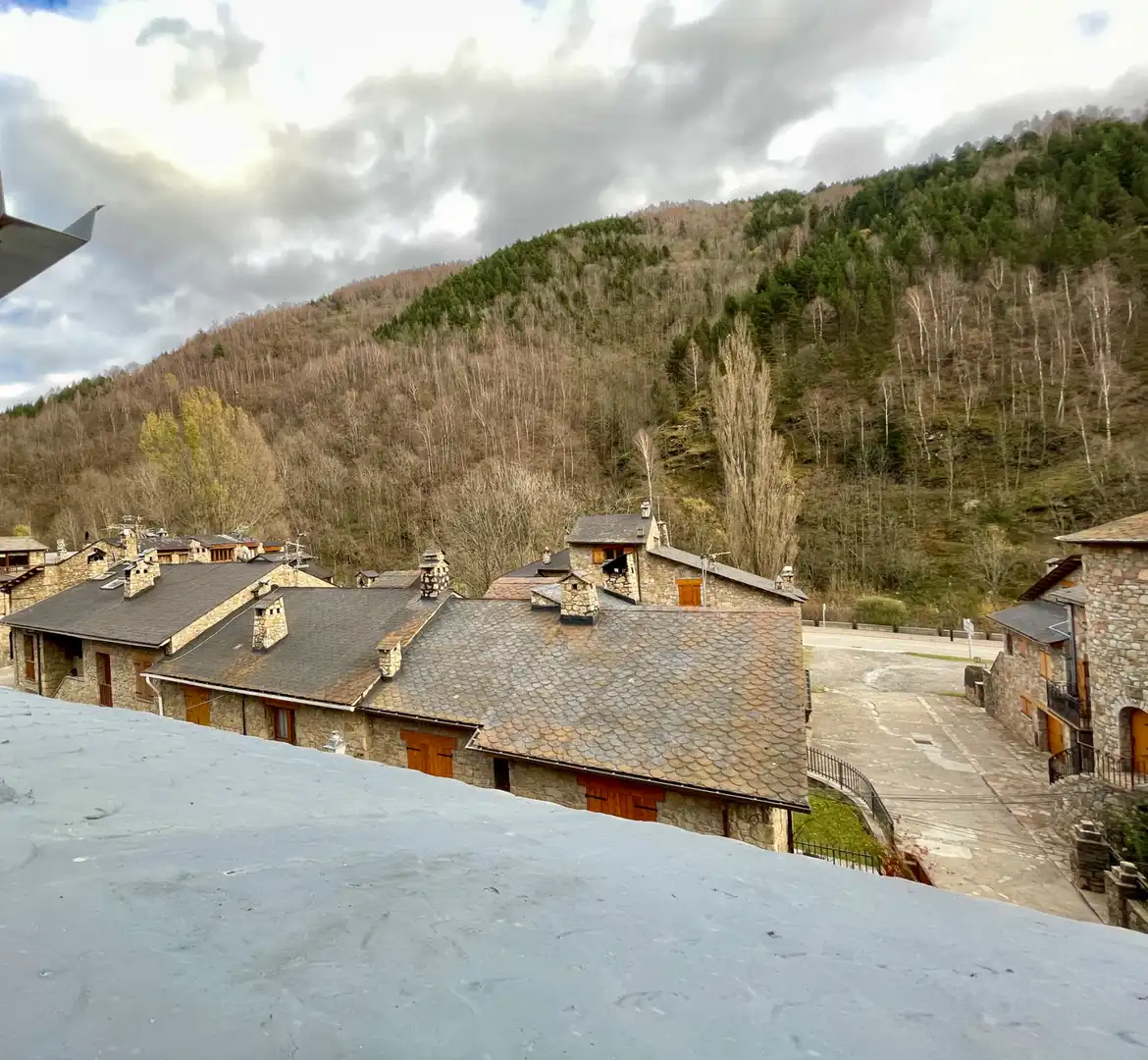 Vista exterior de Ático en venta en Setcases con Calefacción, Terraza y Amueblado