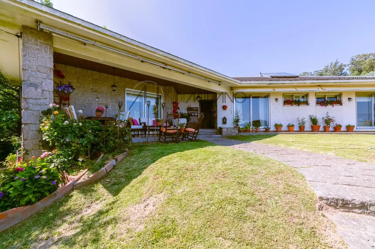 Jardín de Casa o chalet en venta en A Guarda   con Calefacción, Jardín privado y Parquet