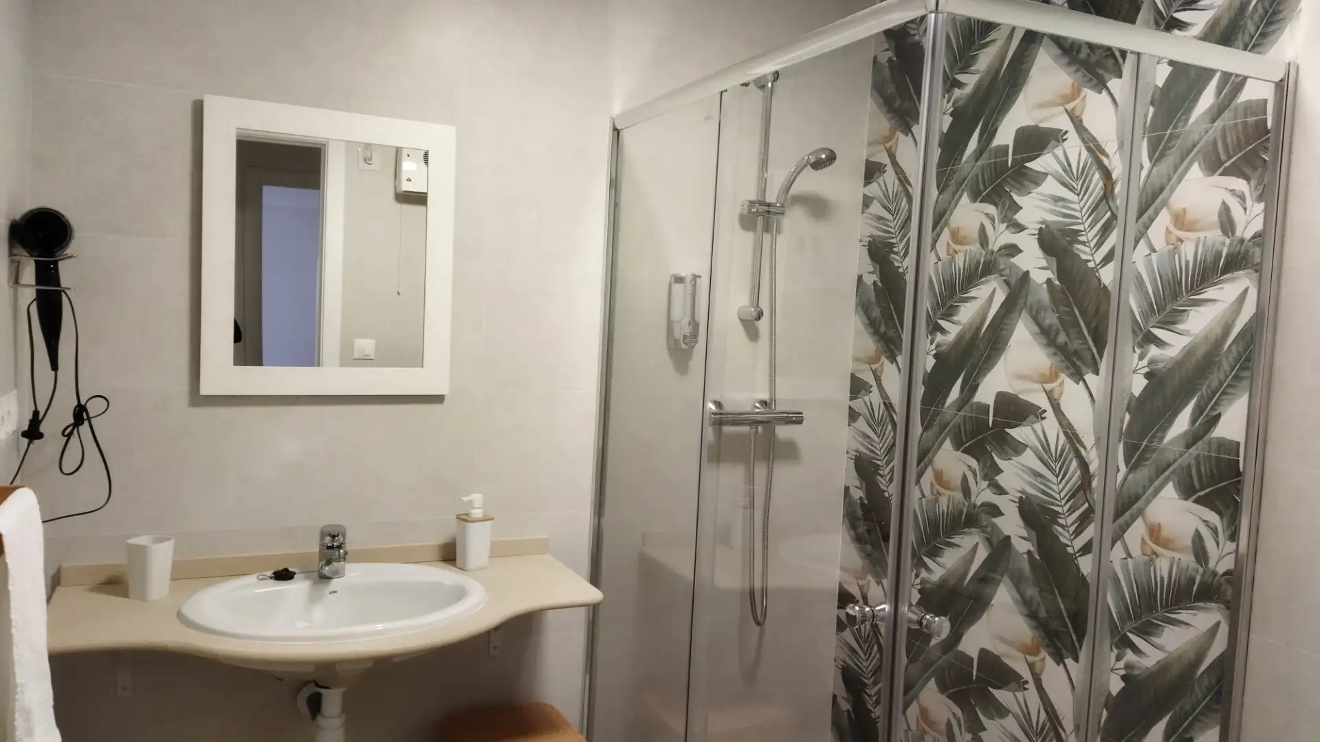 Bathroom of Flat for rent in Cazorla, Jaén