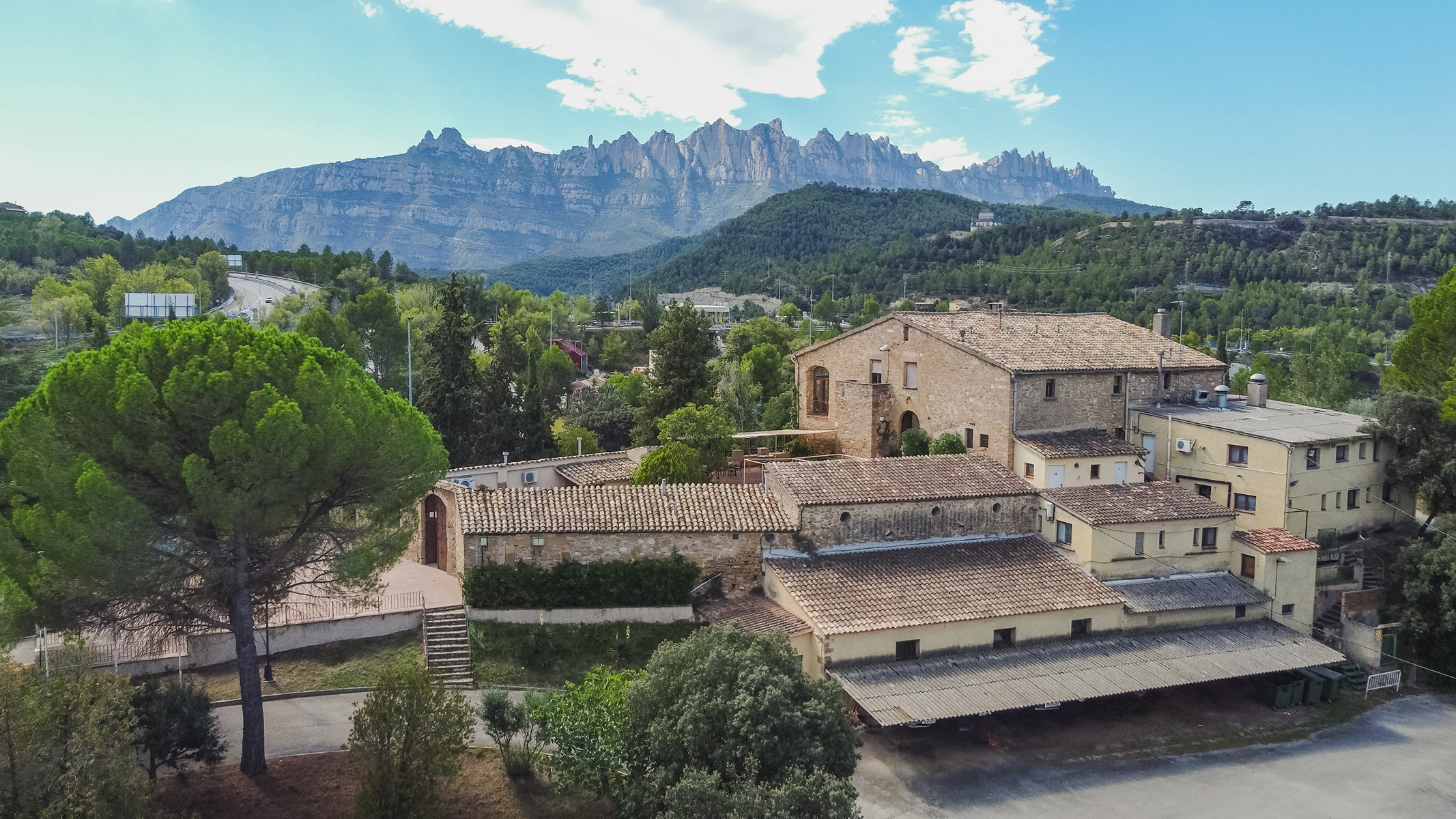 Vista exterior de Casa o xalet en venda en Castellbell i el Vilar amb Jardí privat, Terrassa i Traster
