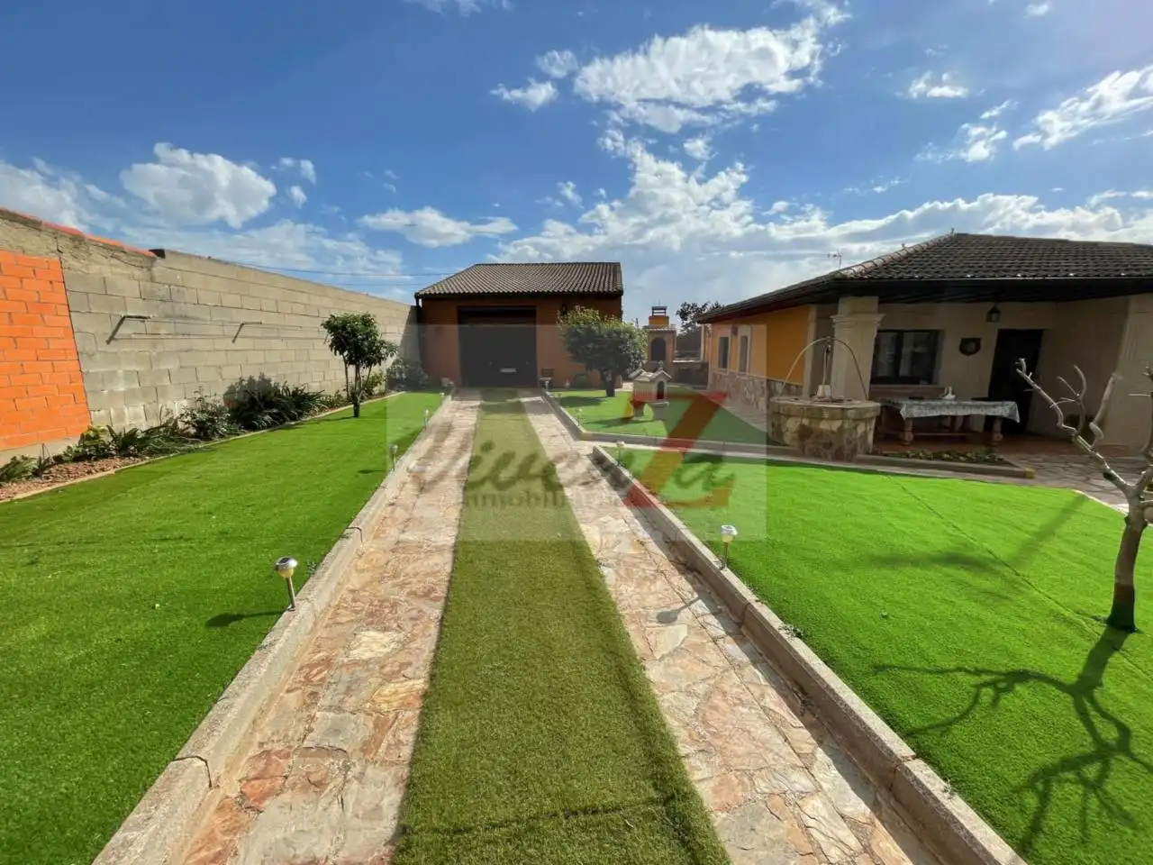 Houses for sale in Andavías