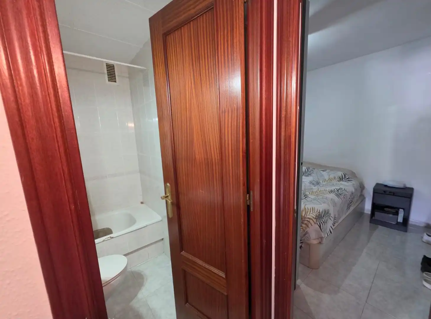 Badezimmer von Wohnung zum Verkauf in Vilanova i la Geltrú mit Heizung, Terrasse und Ofen