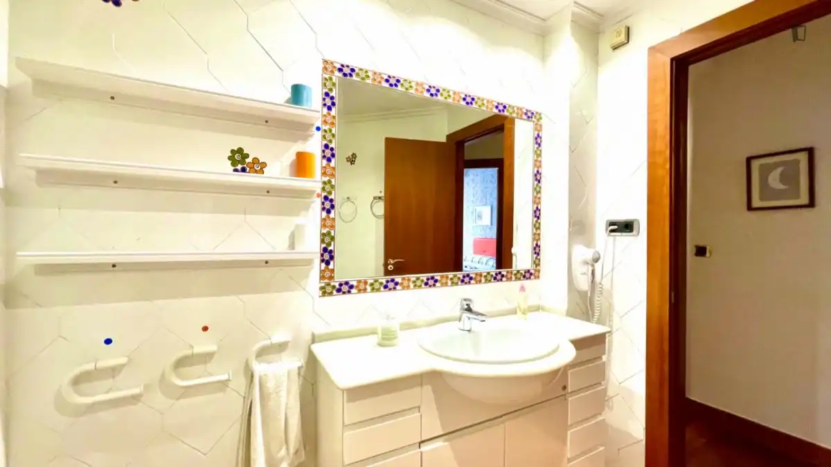 Room in Sabino Arana - Jesuitas