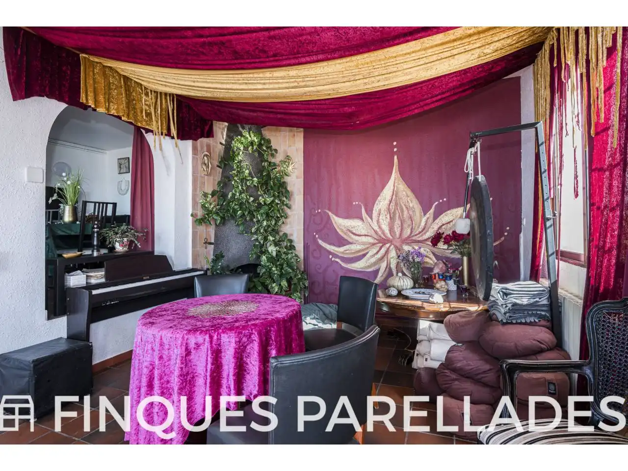 Living room of Houses for sale in Sitges  with Terrace and Swimming Pool
