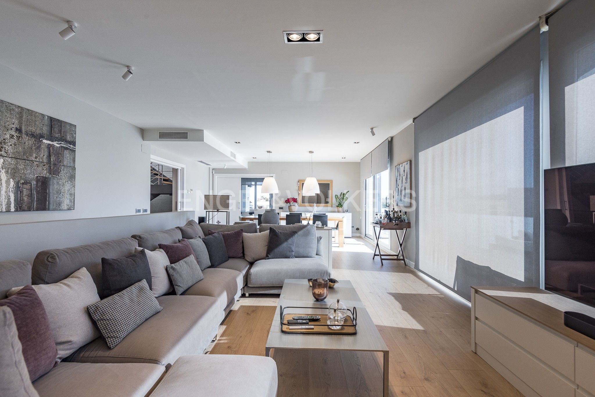 Sala d'estar de Casa o xalet en venda en Sant Cugat del Vallès amb Aire condicionat, Calefacció i Jardí privat