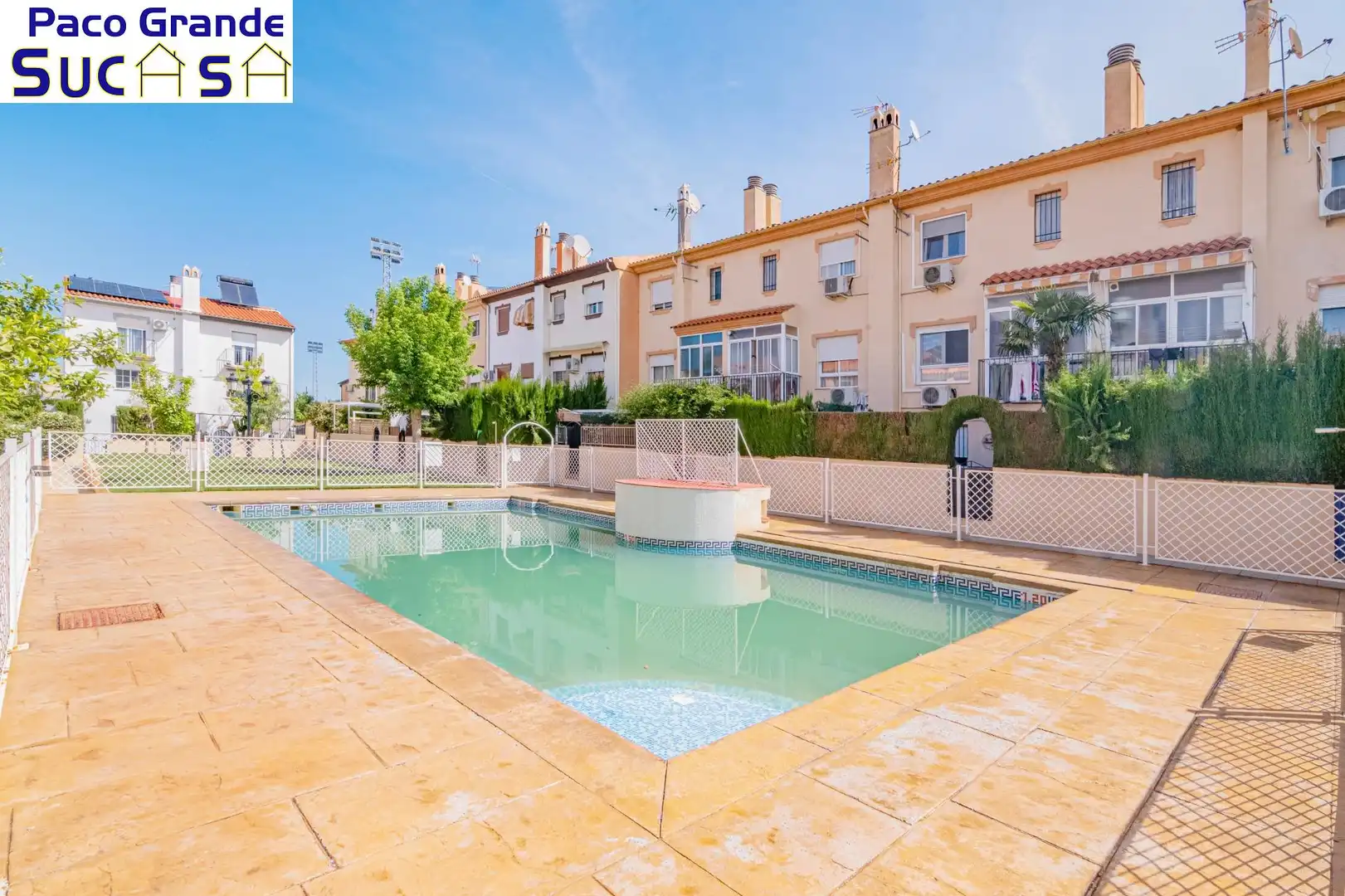Casa a schiera con piscina in vendita a Camino Camino Gabia