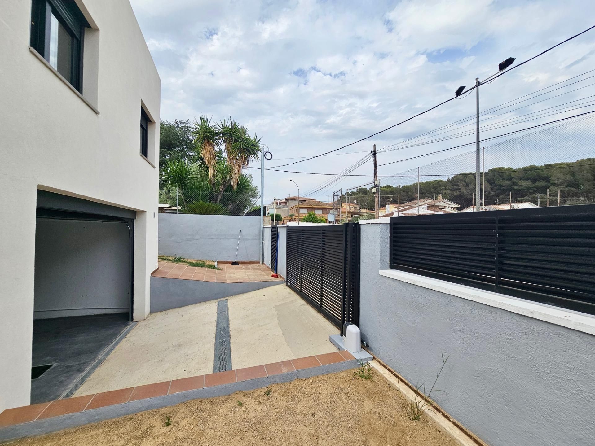 Vista exterior de Casa o xalet en venda en Creixell amb Aire condicionat, Calefacció i Jardí privat