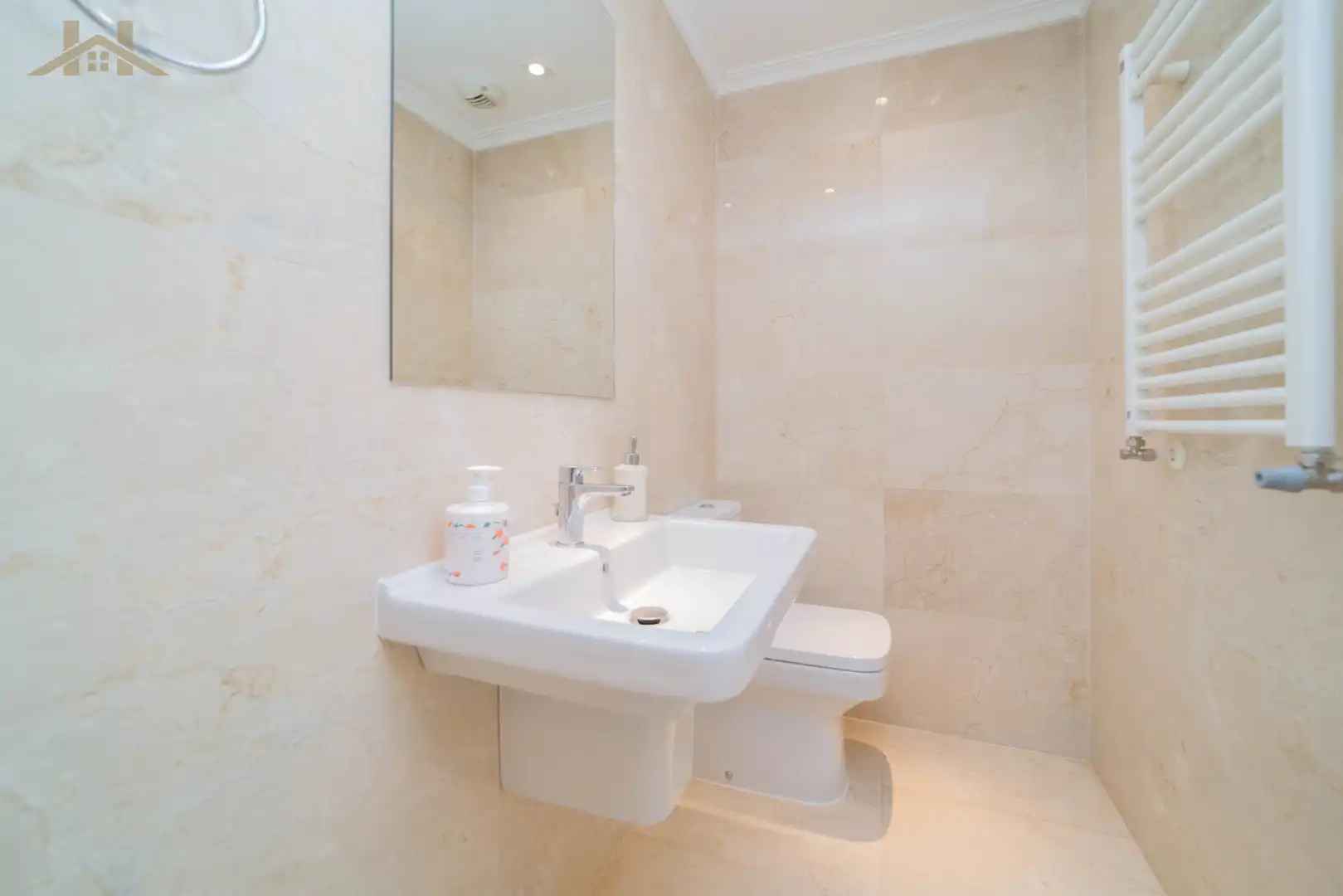Bathroom of Attic for sale in Boadilla del Monte  with Air Conditioner, Heating and Private garden