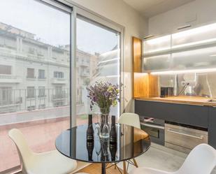 Living room of Study to share in  Barcelona Capital  with Air Conditioner and Terrace