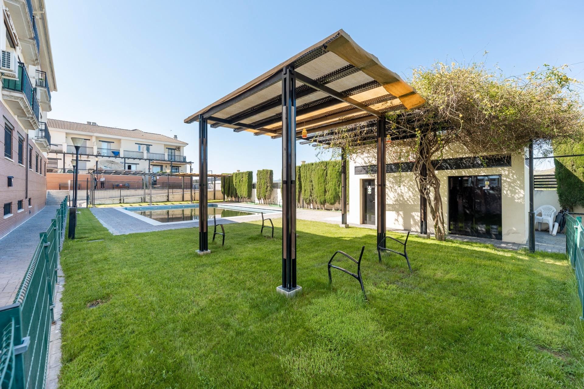 Terrassa de Casa adosada en venda en Las Gabias amb Aire condicionat, Calefacció i Jardí privat