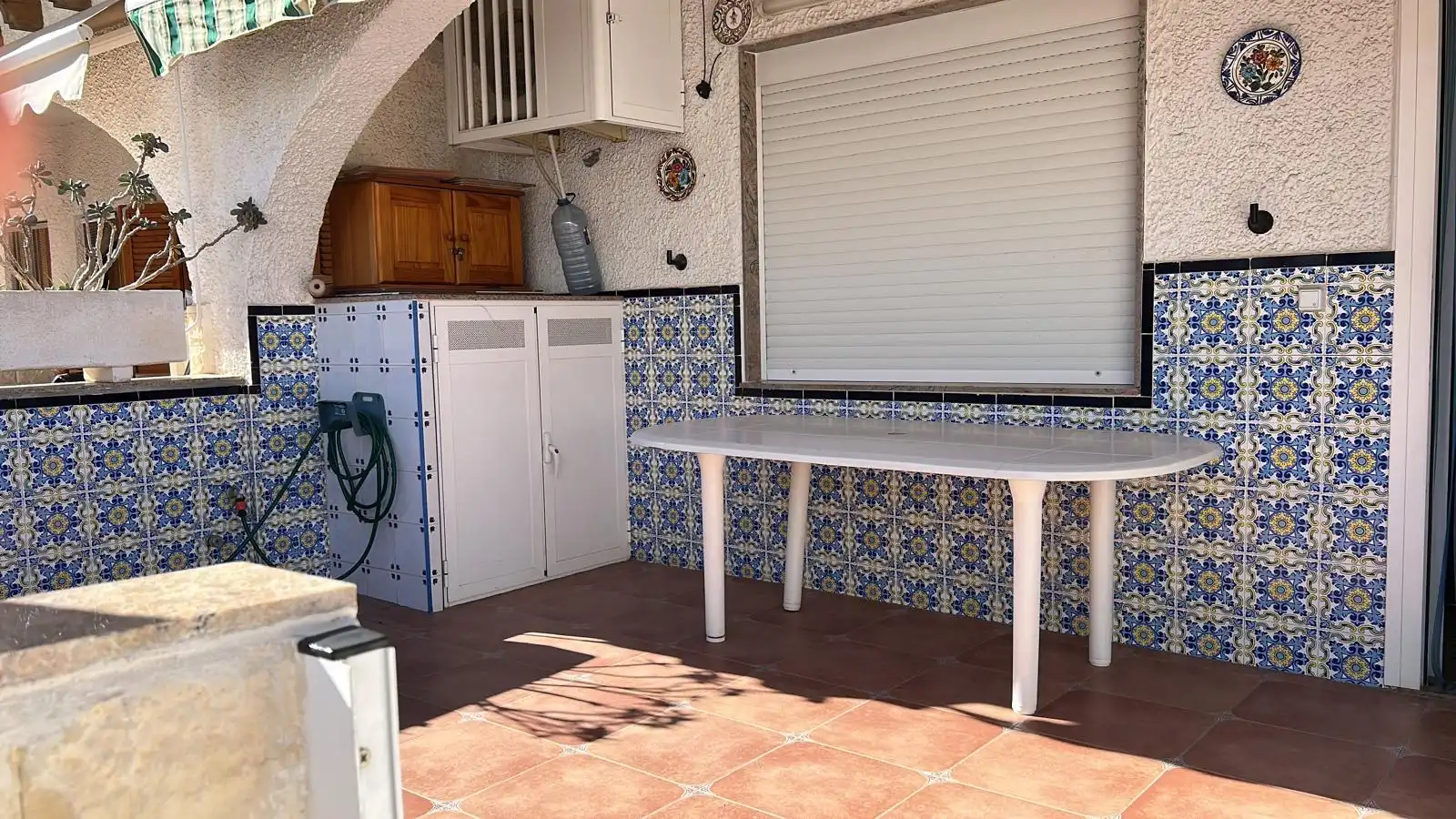 Küche von Maisonette zum Verkauf in Santa Pola mit Klimaanlage, Heizung und Privatgarten