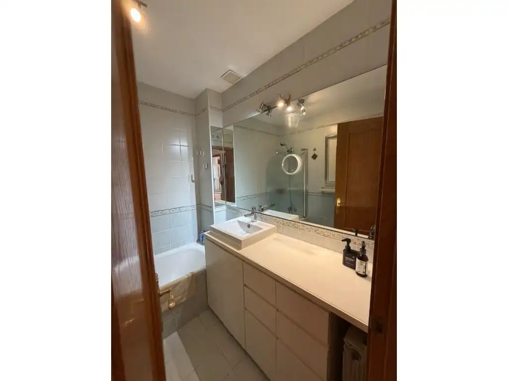 Bajo con ascensor en venta en Calle Viña De La, imagen 19
