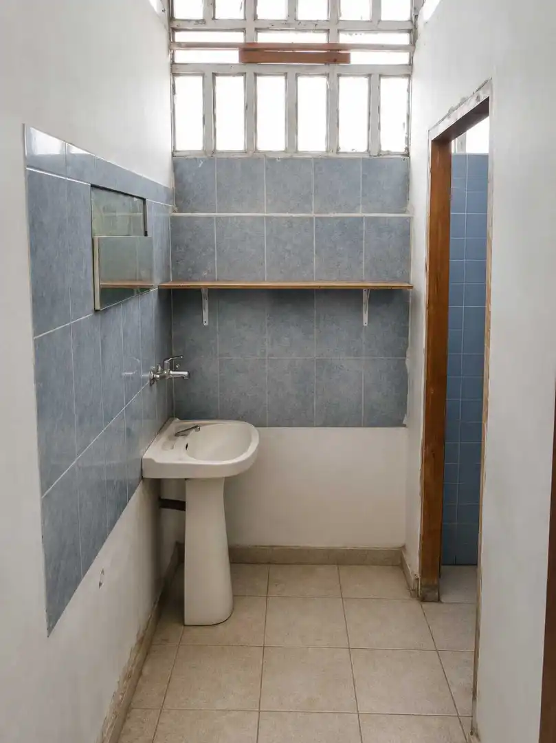 Bathroom of Industrial buildings for rent in Inmobiliaria - Barreda