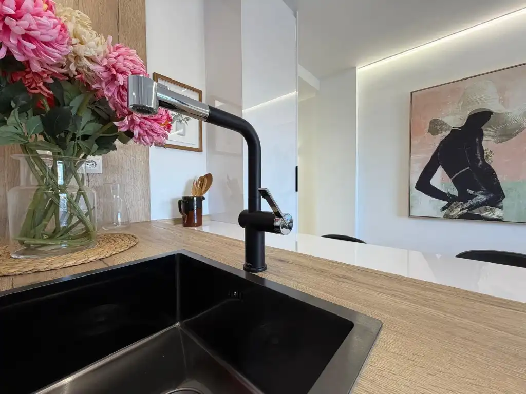 Cuina de Apartament en venda en Torrevieja amb Aire condicionat, Jardí privat i Piscina