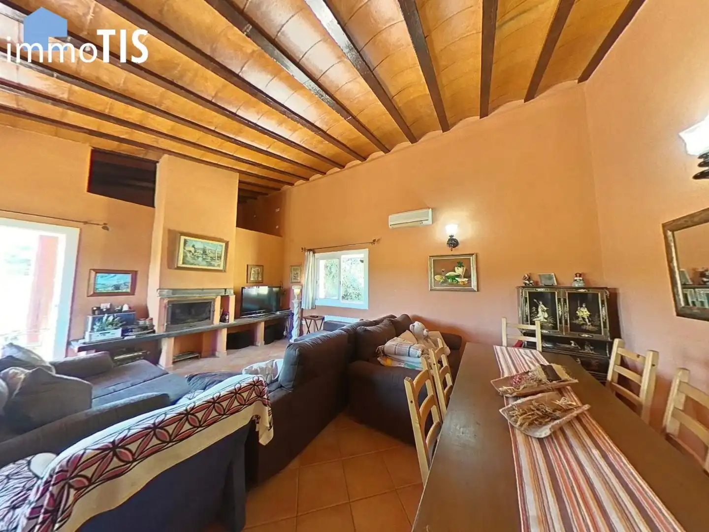 Sala d'estar de Casa o xalet en venda en Cubelles amb Aire condicionat, Jardí privat i Terrassa