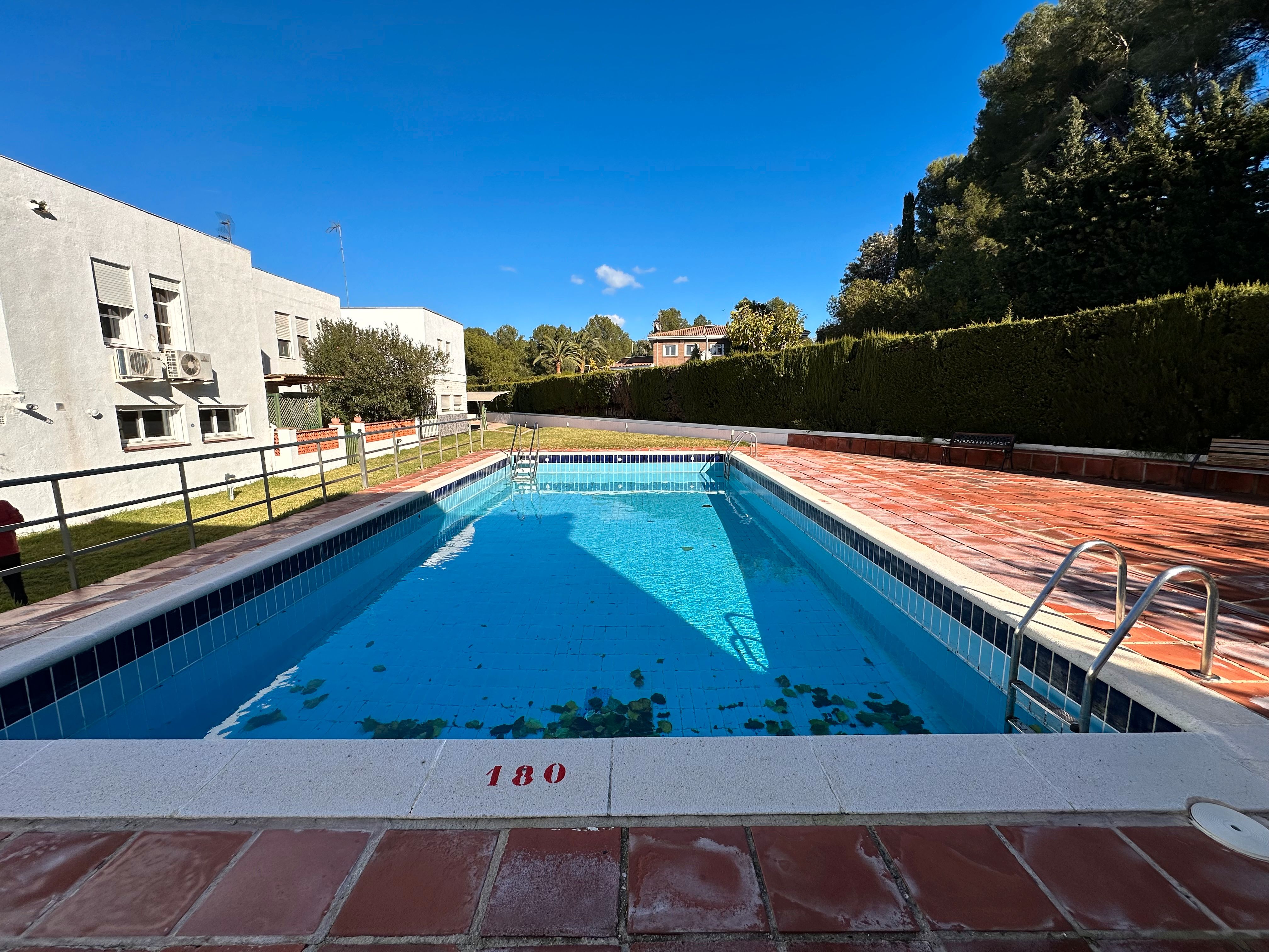 Swimming pool of Single-family semi-detached for sale in Salou  with Air Conditioner, Heating and Private garden