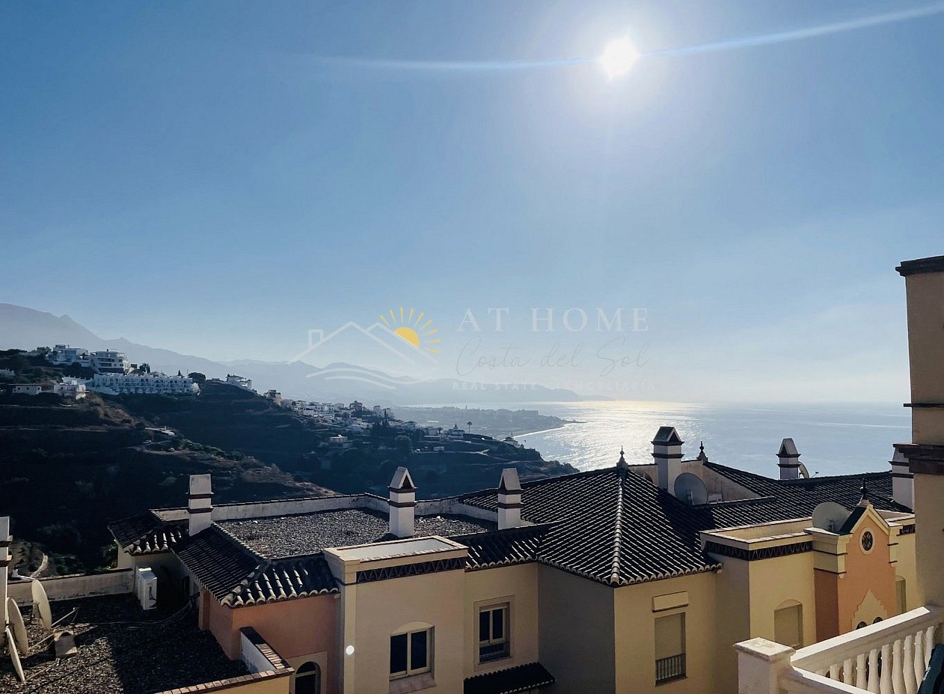 Exterior view of Apartment for sale in Nerja  with Terrace, Swimming Pool and Oven