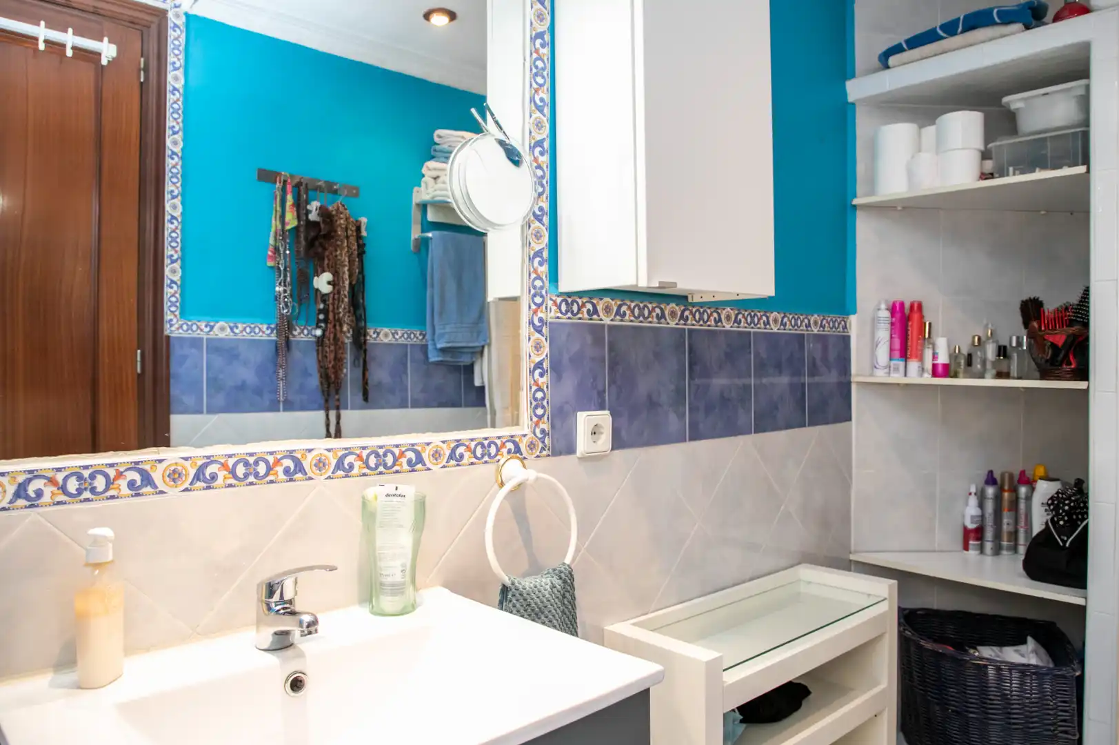 Baño de Casa o chalet en venta en Castilleja de la Cuesta con Aire acondicionado, Calefacción y Jardín privado