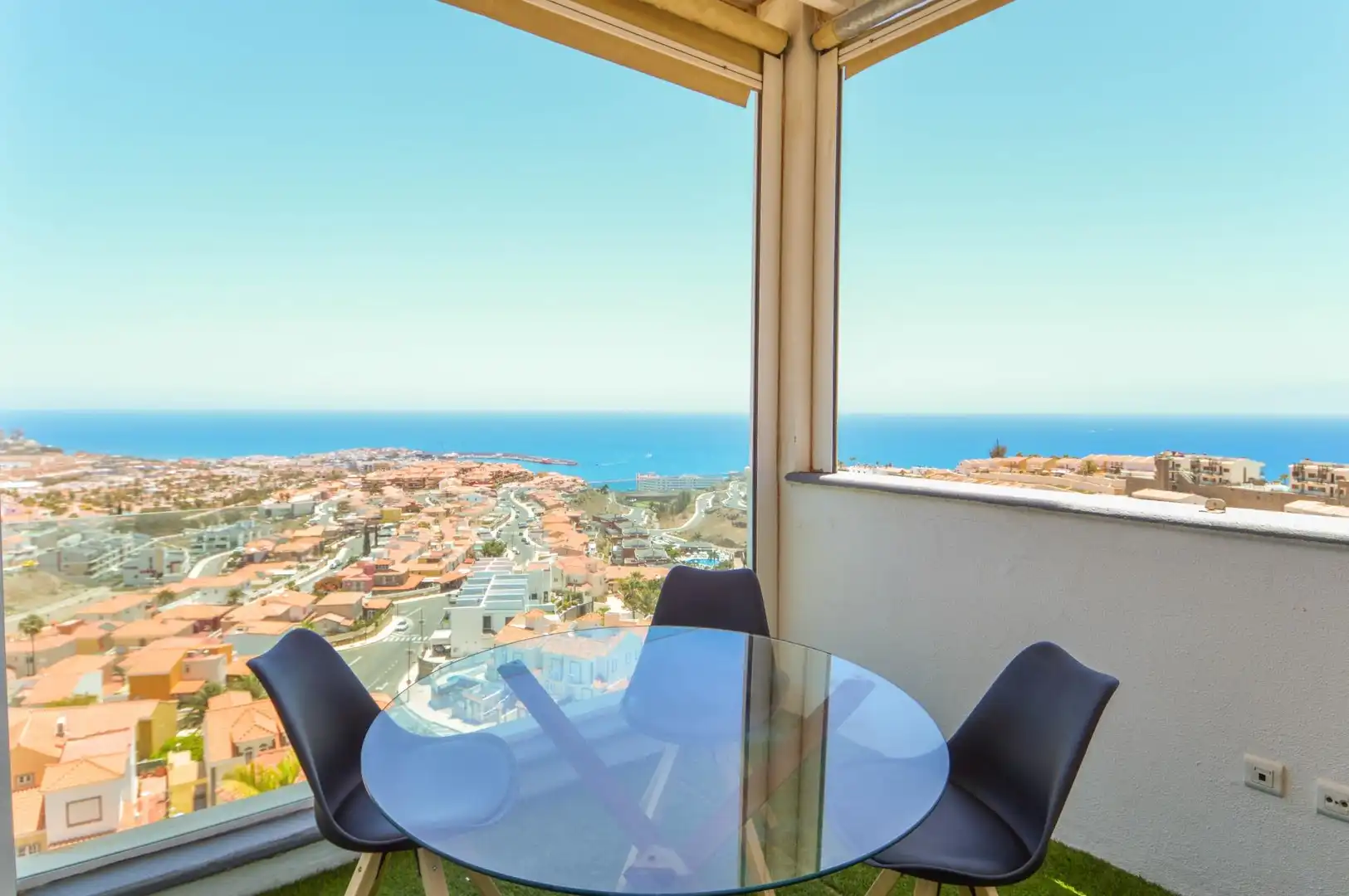 Terrasse von Dachboden zum Verkauf in Mogán mit Klimaanlage, Terrasse und Balkon
