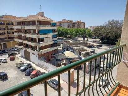 Exterior view of Flat for sale in Vélez-Málaga  with Terrace, Furnished and Oven