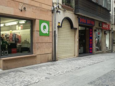 Locale commerciale in vendita a Travesía Teatinos 4