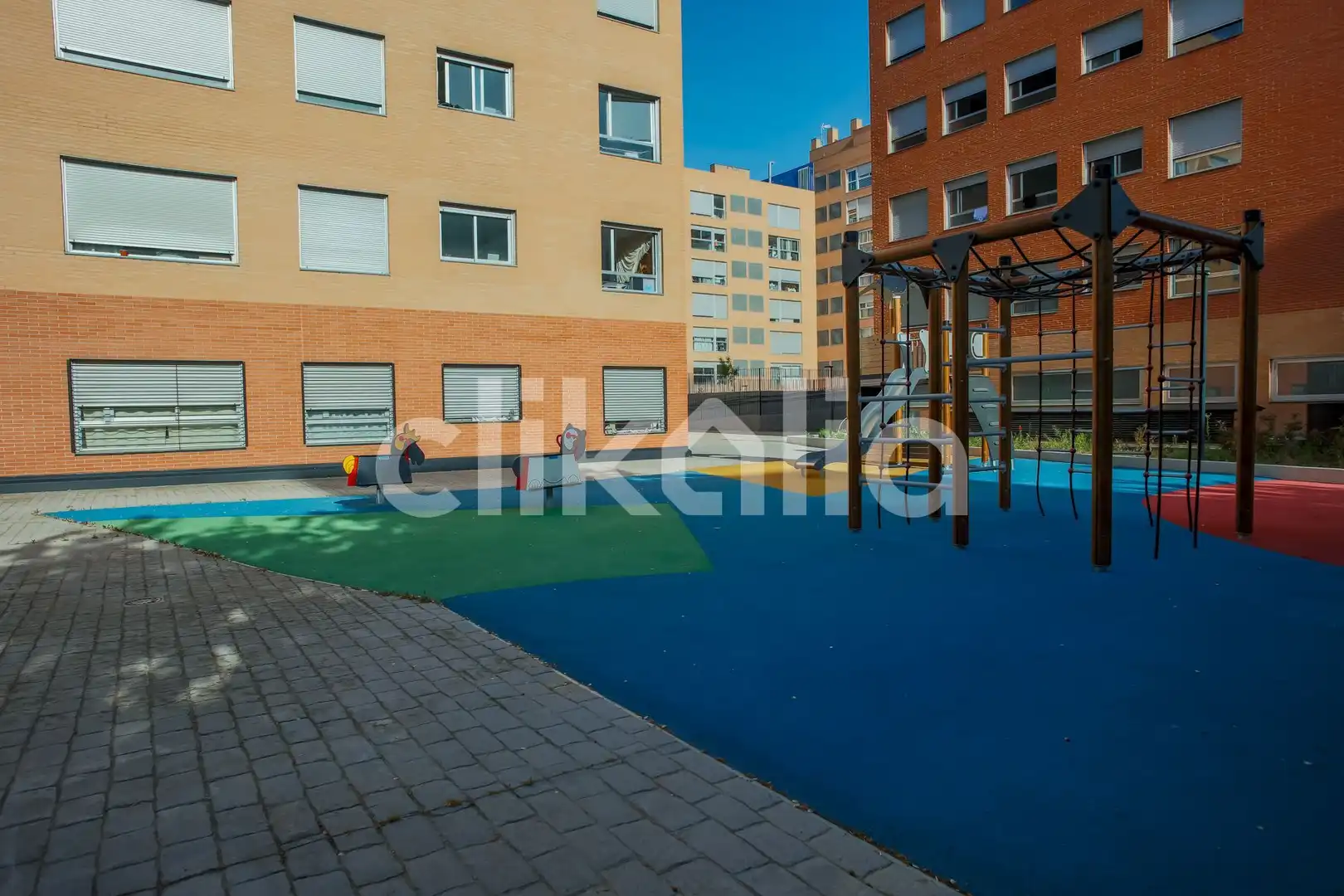 Terraza de Piso en venta en Madrid con Calefacción, Trastero y Piscina