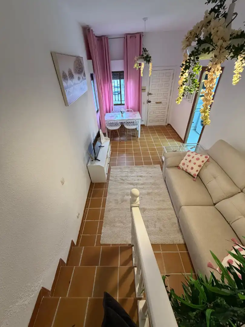 Sala de estar de Casa o chalet en venta en Navamorcuende con Calefacción, Terraza y Amueblado