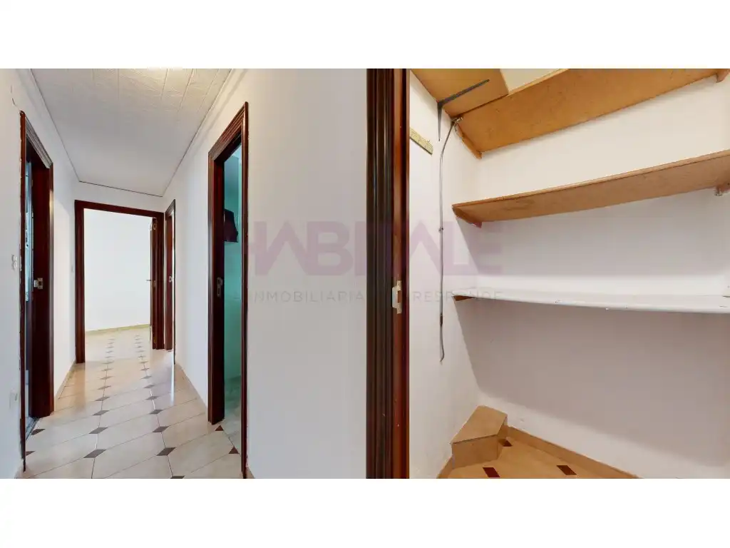 Flat for sale in Valencia  with Balcony