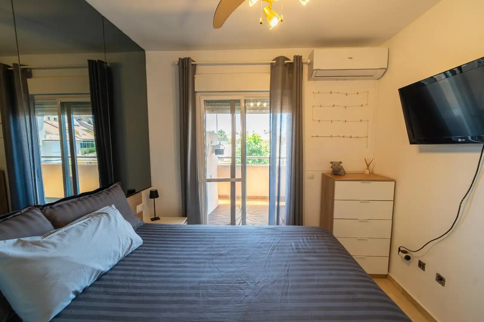 Dormitori de Pis en venda en Mijas amb Aire condicionat, Terrassa i Piscina comunitària