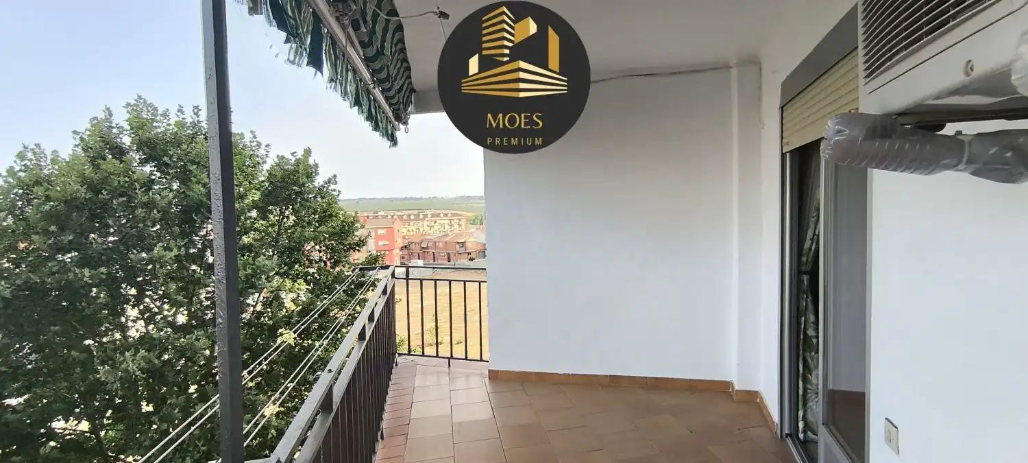 Terrasse von Wohnung zum Verkauf in Linares mit Klimaanlage, Heizung und Terrasse