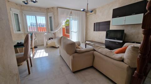 Foto 3 de Casa adosada en venta en Colegio Europa, Sevilla