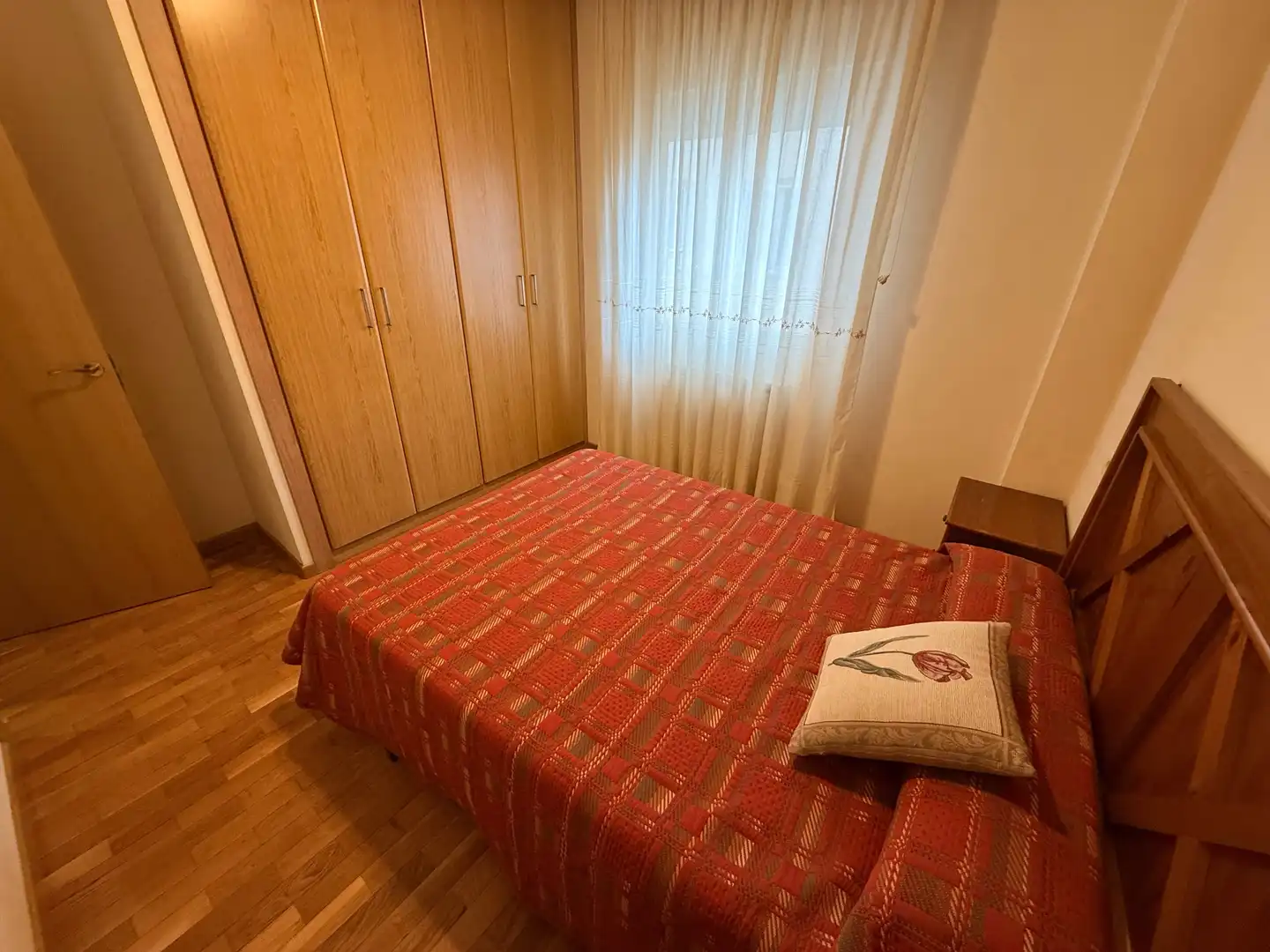 Habitación de Apartamento en venta en León Capital  con Calefacción, Parquet y Terraza