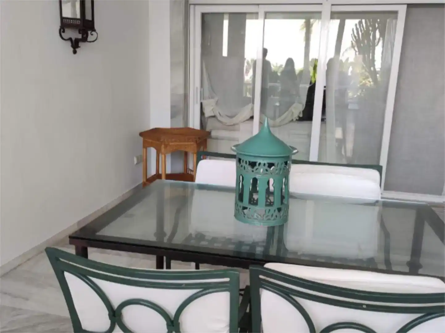 Menjador de Pis en venda en Marbella amb Piscina i Balcó