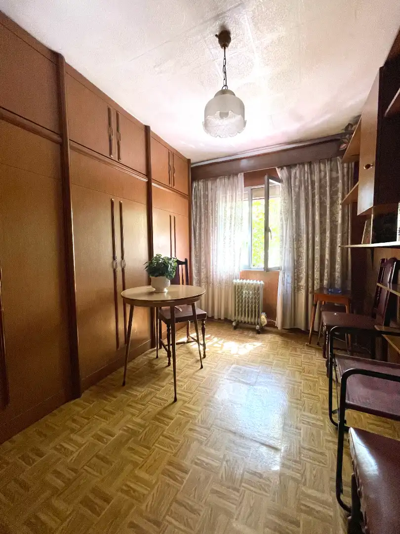Bedroom of Flat for sale in Madrid  with Air Conditioner, Storage room and Furnished