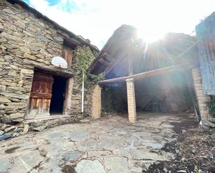 Vista exterior de Finca rústica en venda en Rialp amb Jardí privat